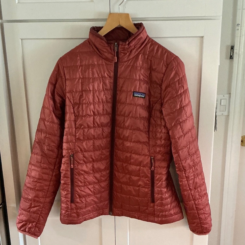 Patagonia women’s nanopuff  jacket